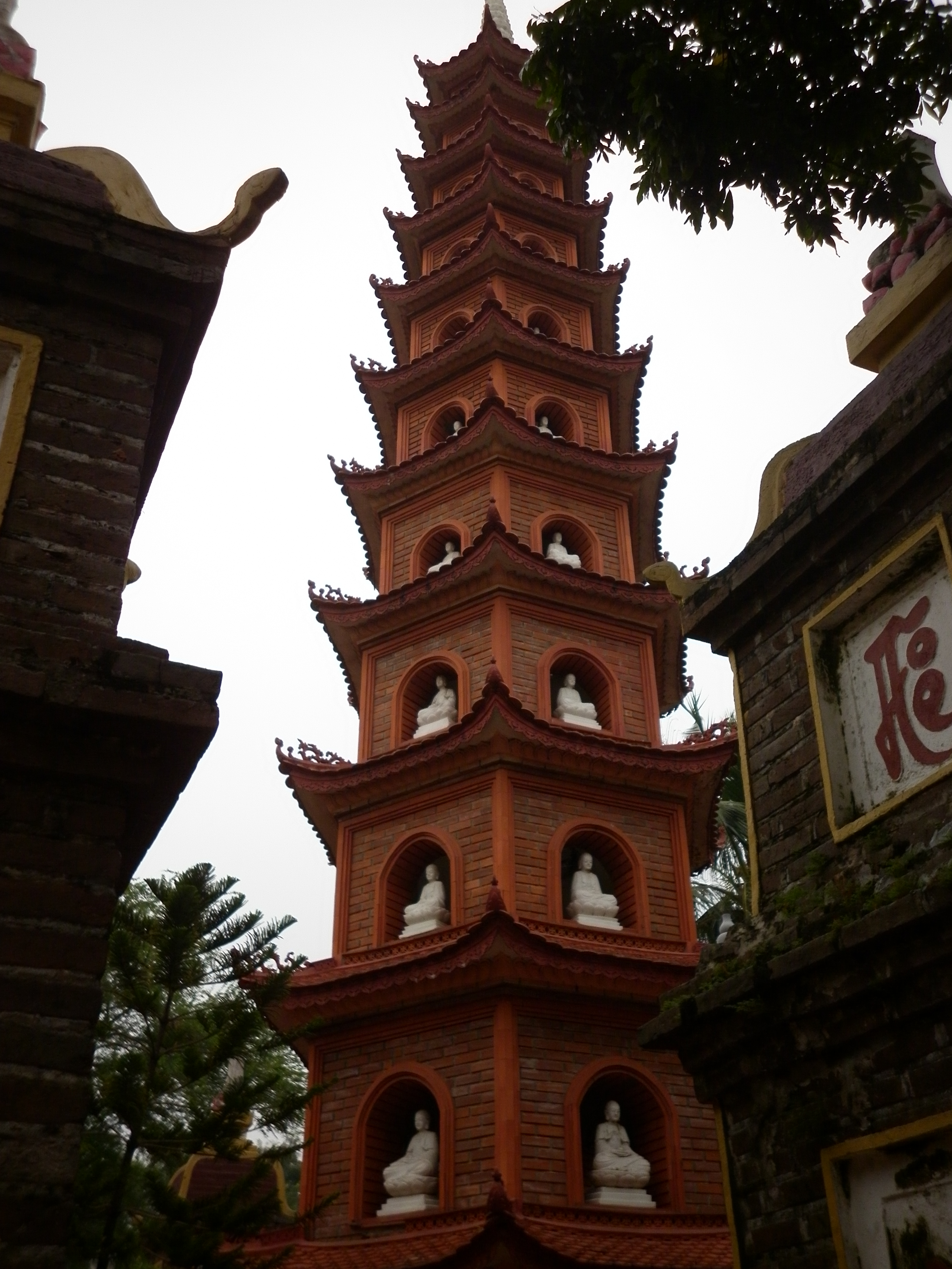 Tran Quoc Pagoda, the oldest pagoda in Hanoi